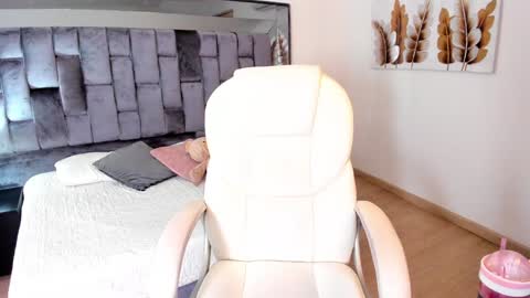 Chloe online show from 01/24/25, 11:59