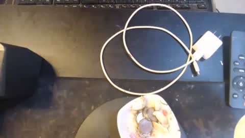 Snapshot of chloe_bilat chatting on 10/18/25, 11:27 chloe_bilat online show from 10/18/25, 11:27