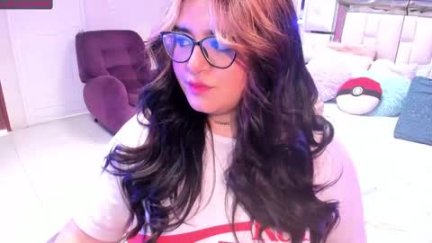 chloe bonnet Connection Monday to Saturday 3 pm Chicago INDEPENDENT MODEL . online show from 12/07/24, 06:48