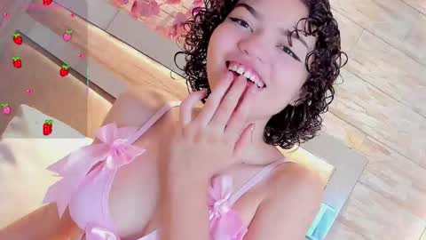 Snapshot of chloe_cortez chatting on 02/19/26, 10:44 chloe online show from 02/19/26, 10:44