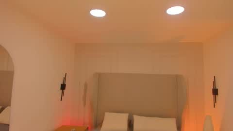 Chloe online show from 12/21/25, 02:35