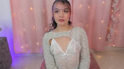 Snapshot of chloe_evans12 chatting on 12/05/25, 02:31 Chloe online show from 12/05/25, 02:31