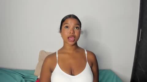 chloe online show from 09/19/25, 11:05