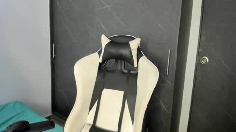 chloe online show from 03/15/26, 09:32