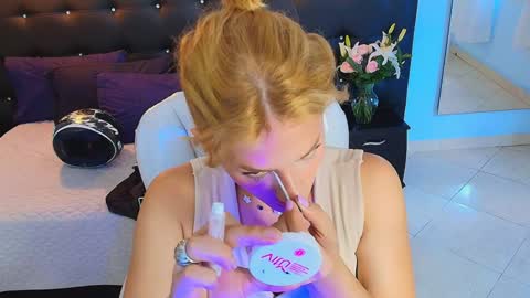 Snapshot of chloe_goddes chatting on 12/09/24, 08:54 CHLOE online show from 12/09/24, 08:54