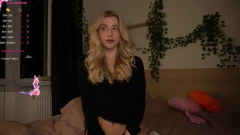 Arianaa Mourrr online show from 11/17/25, 04:07