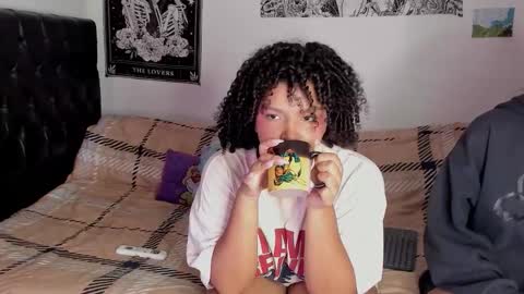 chloe_kisses online show from 09/12/25, 10:26