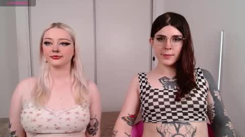 Chloe Levine online show from 11/16/25, 08:36