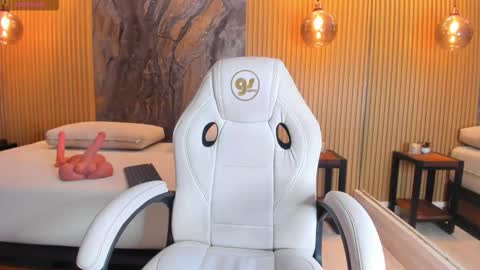  CHLOE  online show from 11/08/25, 07:23