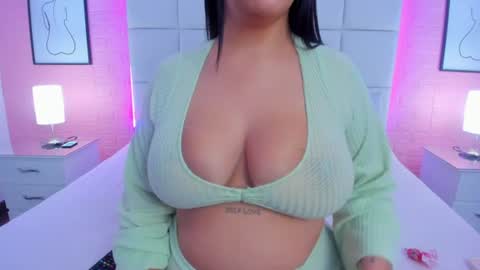 Snapshot of chloe_parker_ chatting on 06/13/26, 04:10 cloe online show from 06/13/26, 04:10