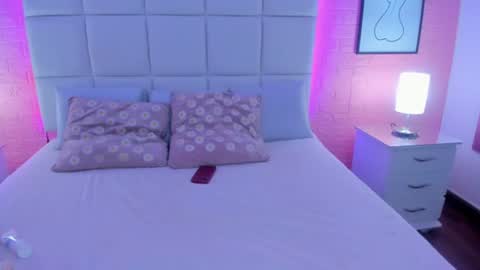 Snapshot of chloe_parker_ chatting on 06/27/26, 04:28 cloe online show from 06/27/26, 04:28