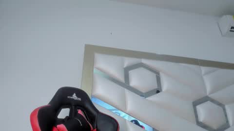 Snapshot of chloe_rubi chatting on 11/28/25, 05:59 CHLOE online show from 11/28/25, 05:59