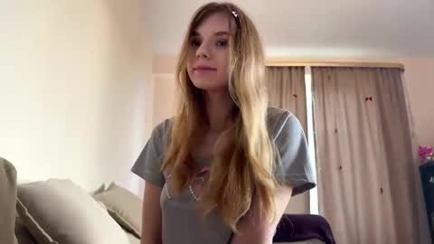 hloe online show from 03/02/26, 01:07