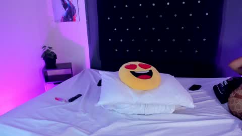 chloe_sterling online show from 04/28/26, 02:27