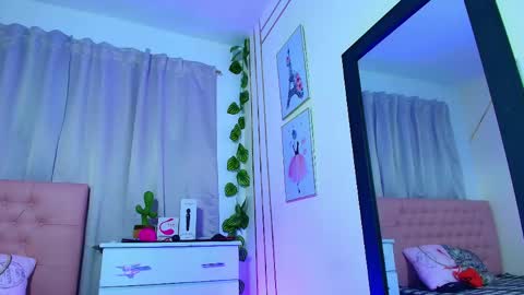 Snapshot of chloe_swarts chatting on 05/19/26, 01:56 Lulu online show from 05/19/26, 01:56