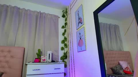 Snapshot of chloe_swarts chatting on 05/19/26, 11:11 Lulu online show from 05/19/26, 11:11