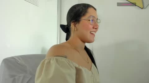 chloe_thomsoon online show from 05/07/26, 08:47