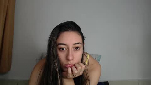 Chloe  online show from 09/18/25, 05:26