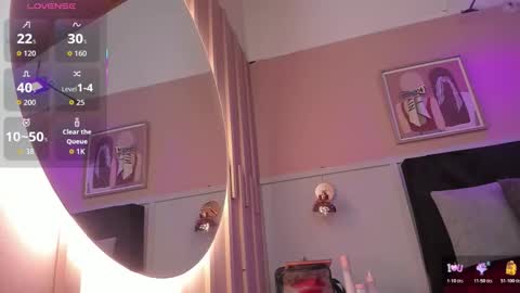 Snapshot of chloe_watson_ chatting on 11/06/25, 07:48 online show from 11/06/25, 07:48