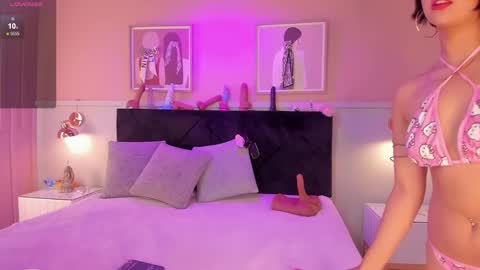 Snapshot of chloe_watson_ chatting on 12/02/25, 07:42 online show from 12/02/25, 07:42