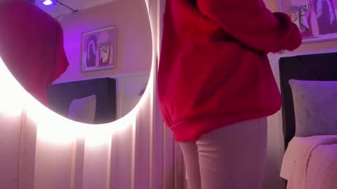 Snapshot of chloe_watson_ chatting on 01/15/26, 07:39 online show from 01/15/26, 07:39