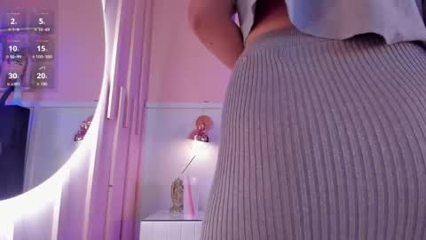 Snapshot of chloe_watson_ chatting on 02/04/26, 06:14 online show from 02/04/26, 06:14