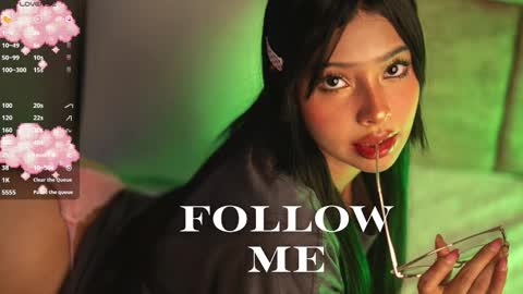 Snapshot of chloe_watson_ chatting on 02/25/26, 07:45 online show from 02/25/26, 07:45