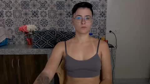 Eva and Sandra online show from 02/21/25, 05:02