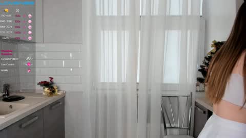 Megan and Jeniffer online show from 12/29/24, 07:39