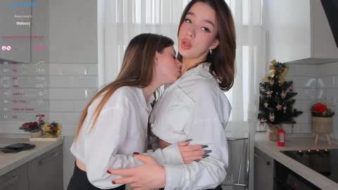 Megan and Jeniffer online show from 01/09/25, 06:17