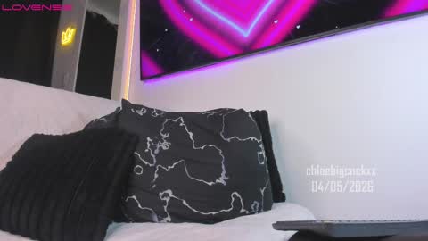 Snapshot of chloebigcockxx chatting on 05/05/26, 03:36 Im Chloe independent account online show from 05/05/26, 03:36