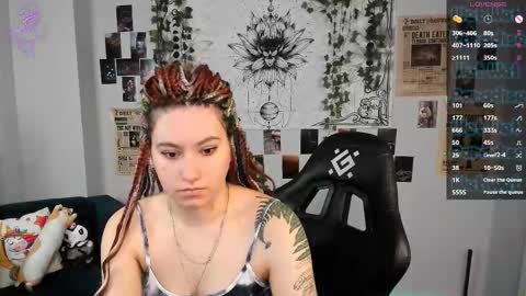 Snapshot of chloebloss0m chatting on 11/18/25, 03:01 Boni online show from 11/18/25, 03:01