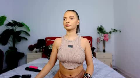 Chloe online show from 11/05/25, 06:13