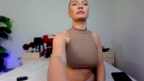 Chloe online show from 02/07/26, 05:11