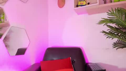 Chloe  online show from 03/05/25, 08:00