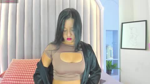 C H L O E  online show from 02/10/26, 11:36