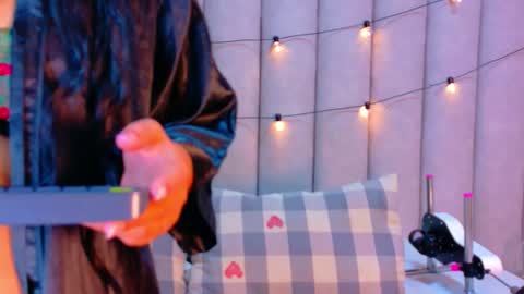 C H L O E  online show from 02/22/26, 11:31