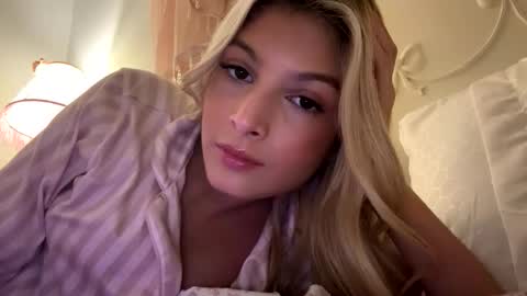 Snapshot of chloeesage chatting on 01/14/26, 06:08 chloeesage online show from 01/14/26, 06:08