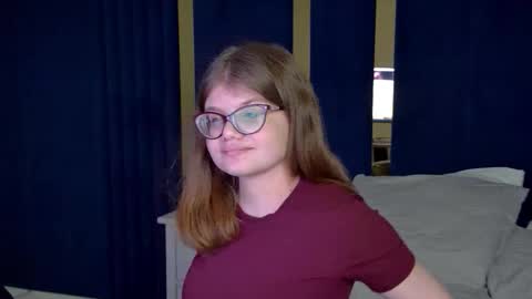 Snapshot of chloehalses chatting on 01/12/26, 06:51 ChloeHalses online show from 01/12/26, 06:51