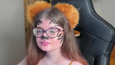 ChloeHalses online show from 02/10/26, 06:45