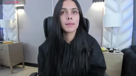  Chloe Harper  online show from 12/15/25, 11:36