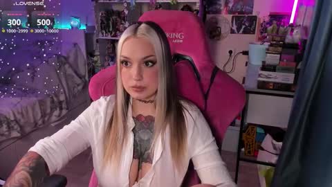 ChloeKohaku online show from 12/21/25, 02:35