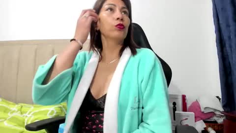 Snapshot of chloemiller__ chatting on 11/02/25, 10:56 chloemiller online show from 11/02/25, 10:56