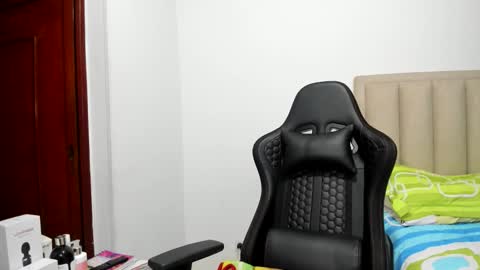 chloemiller   online show from 02/27/26, 11:38