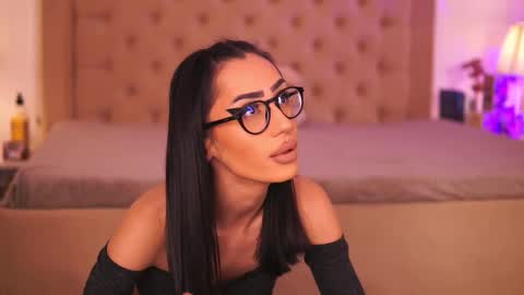 Chlo online show from 03/21/26, 03:55