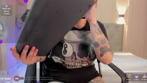 Snapshot of chloerossee chatting on 02/09/25, 01:11 Chloe rosse online show from 02/09/25, 01:11