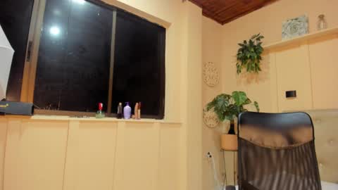 Snapshot of chloerossee chatting on 03/01/25, 01:11 Chloe rosse online show from 03/01/25, 01:11