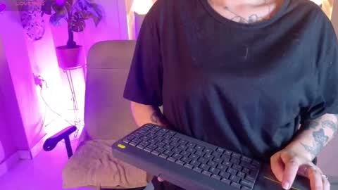 Snapshot of chloerossee chatting on 09/13/25, 02:00 Chloe rosse online show from 09/13/25, 02:00