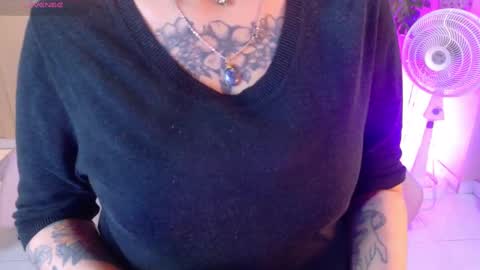 Snapshot of chloerossee chatting on 09/25/25, 01:20 Chloe rosse online show from 09/25/25, 01:20