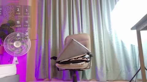 Snapshot of chloerossee chatting on 10/11/25, 01:27 Chloe rosse online show from 10/11/25, 01:27